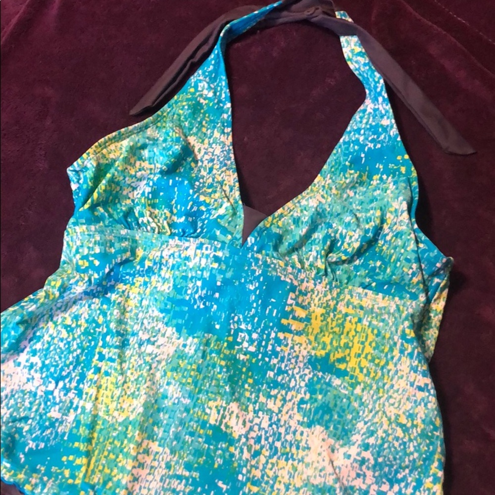 Halter top swimsuit top